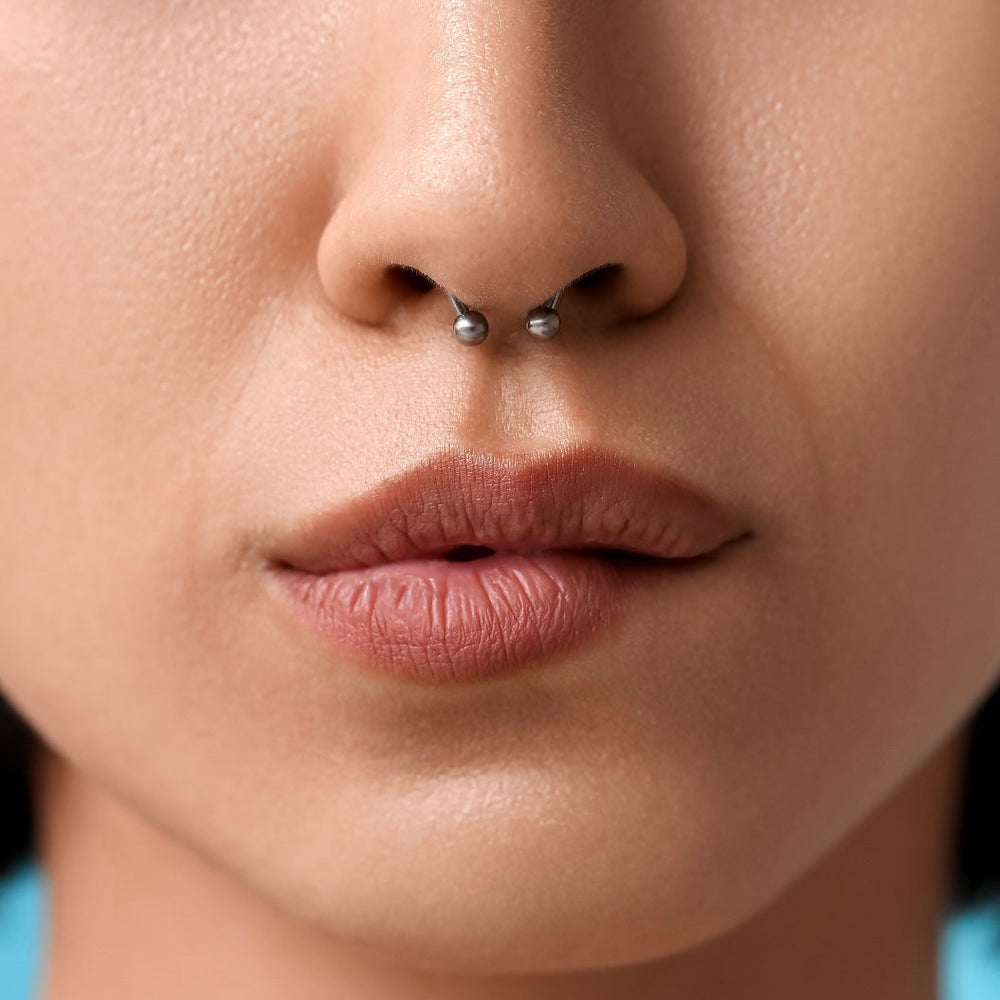 Piercing do Septo: Guia Completo para Escolher a Tua Jóia Ideal com Segurança