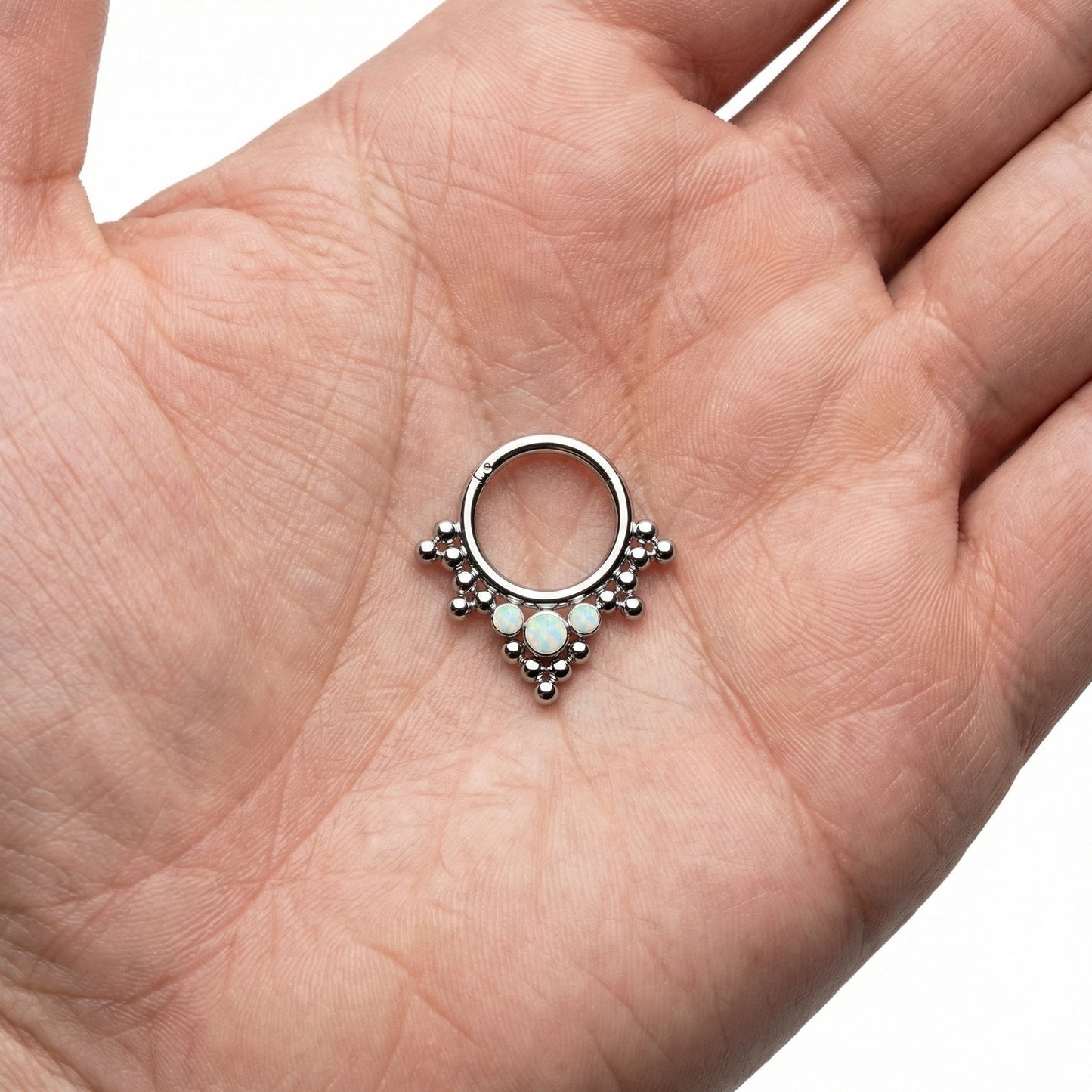 
                  
                    Anello con Opali e Sfere – ASTM Titanium Clicker
                  
                