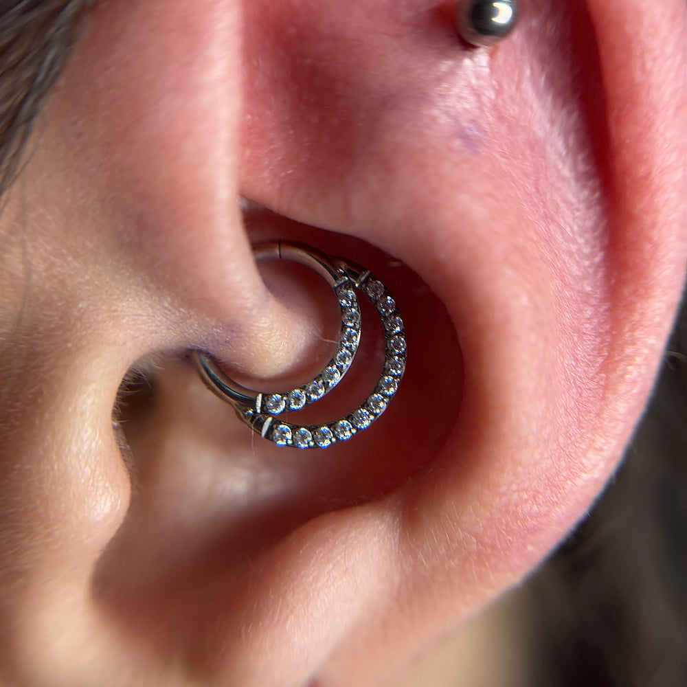 Argola Dupla Zircónias – Clicker Titânio ASTM Piercepective