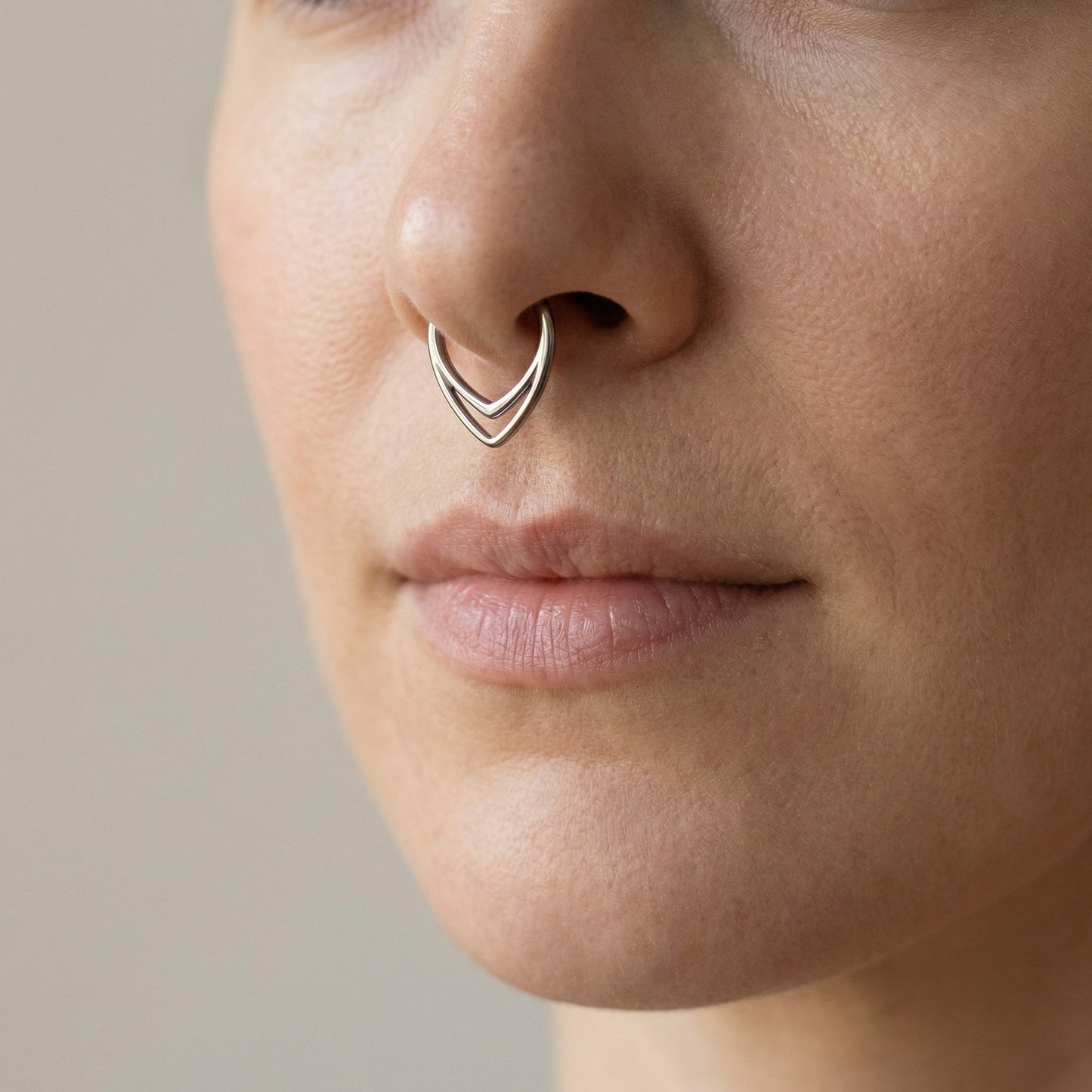 Argola Gota Dupla em titanio