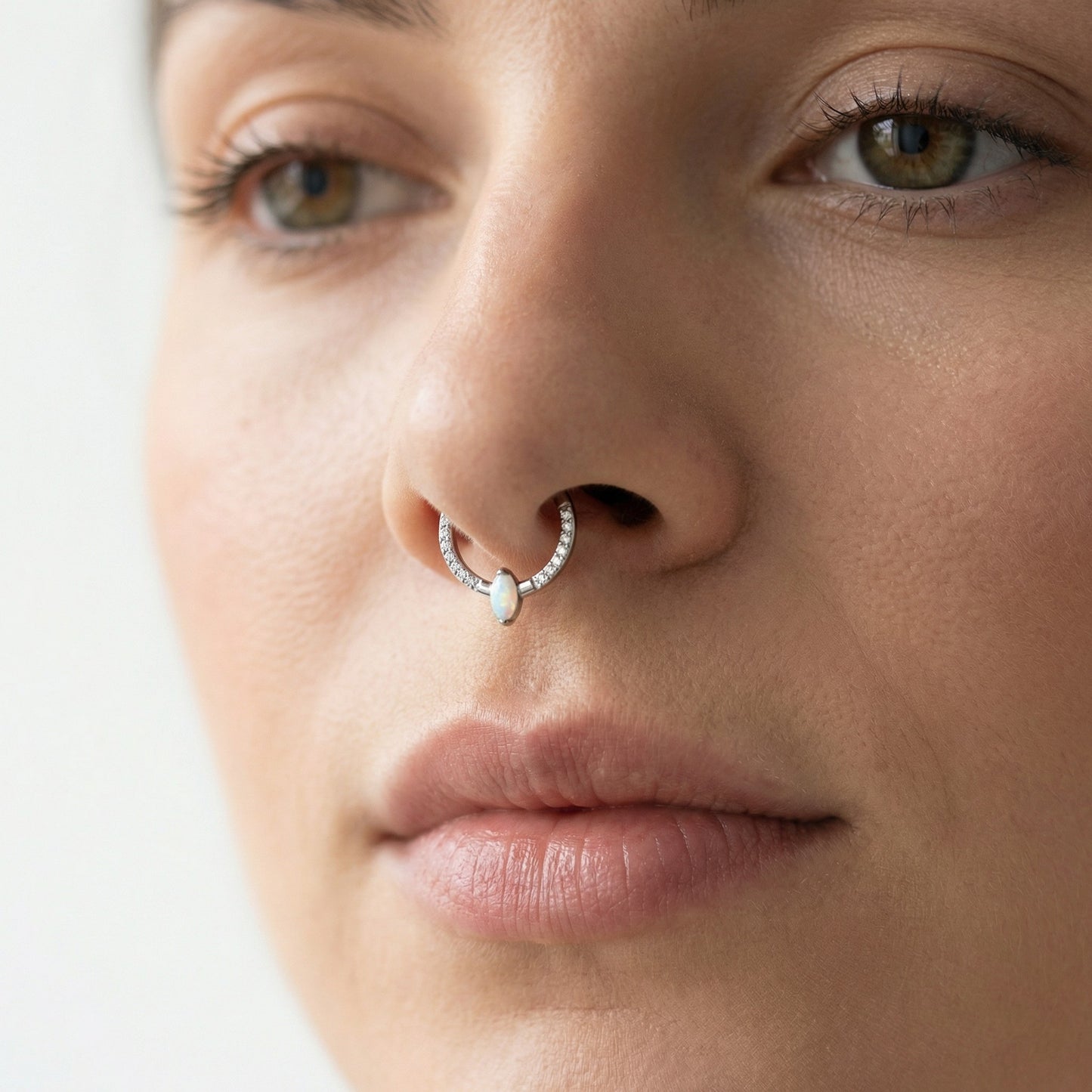 Argola com Opala Marquise 