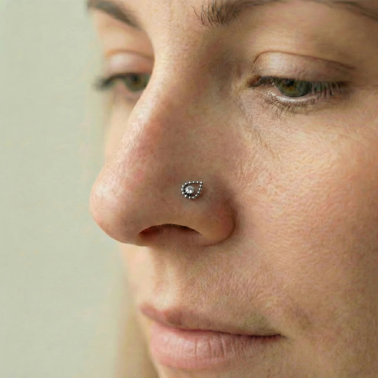 
                  
                    Labret Zircónia e Gota Missangas
                  
                