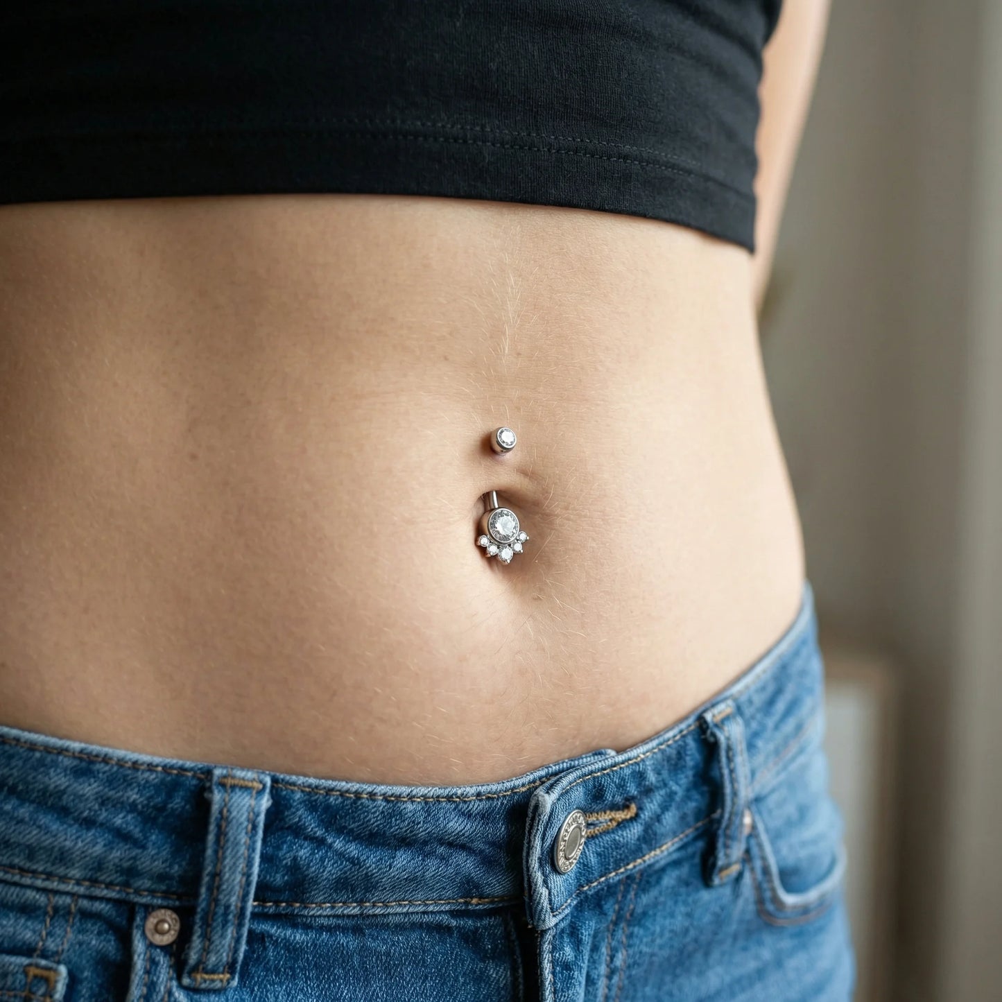 Piercing para Umbigo c/ Cluster 6 Zircónias – Rosca Interna Titânio