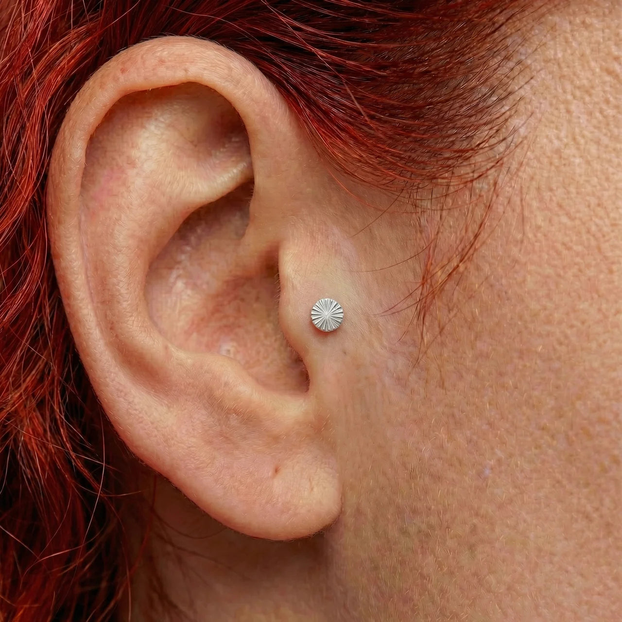 Topo Disco Texturado, piercing tragus