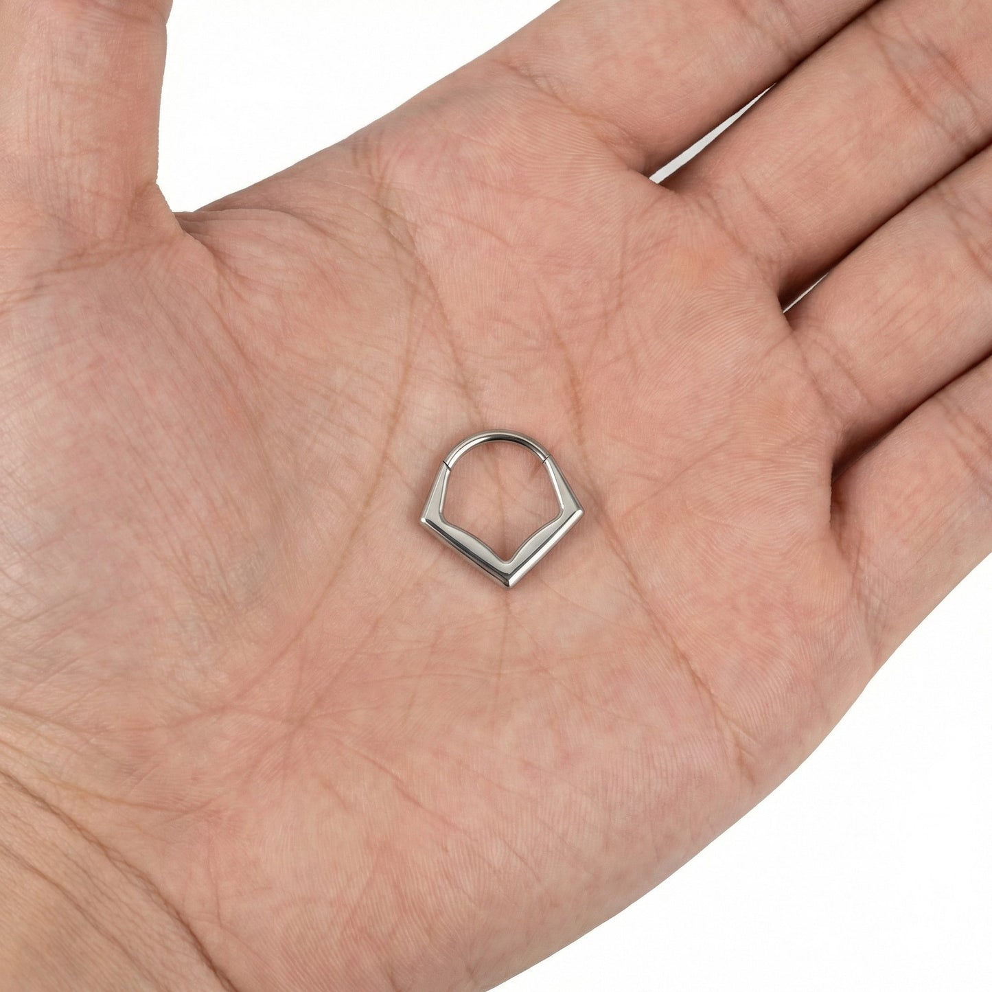 
                  
                    argola chevron titanio
                  
                