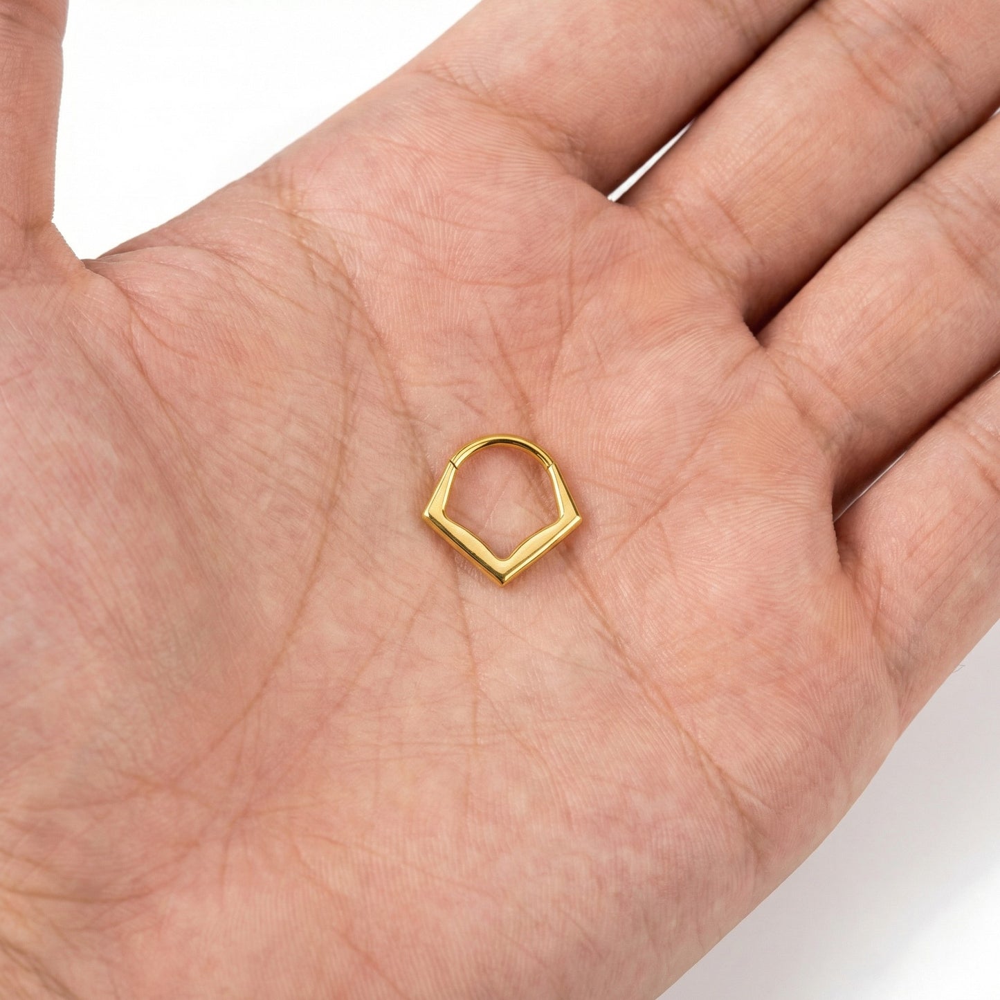 
                  
                    argola chevron titanio pvd gold
                  
                