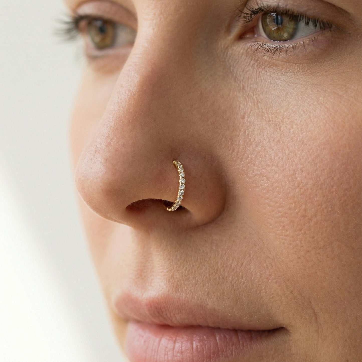 argola com zircónias frontais  gold, piercing nariz e orelha