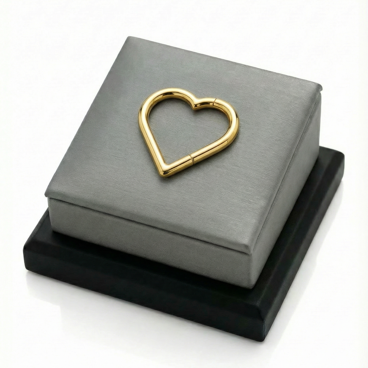 argola para orelha , em formato coração