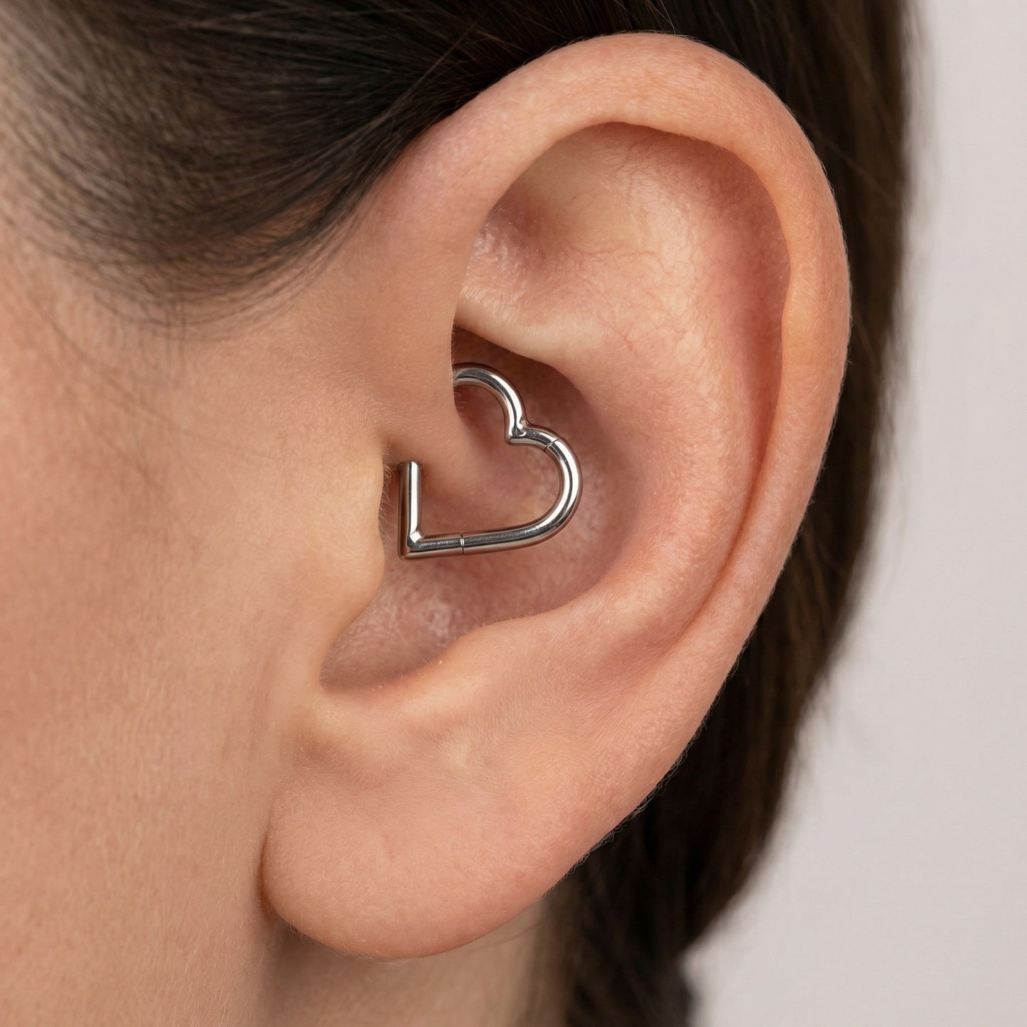 argola coraçao titanio