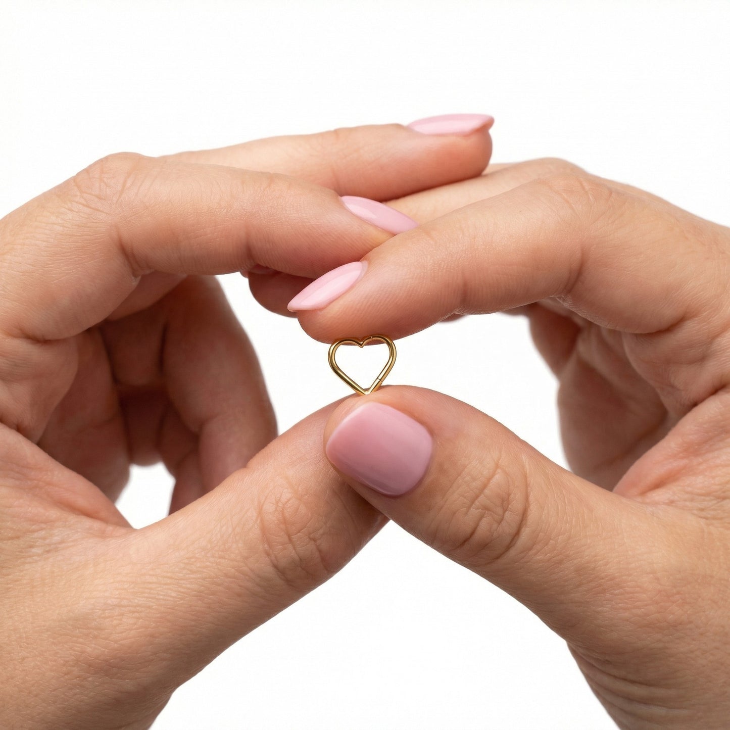 
                  
                    argola coração pvd gold, piercing daith
                  
                