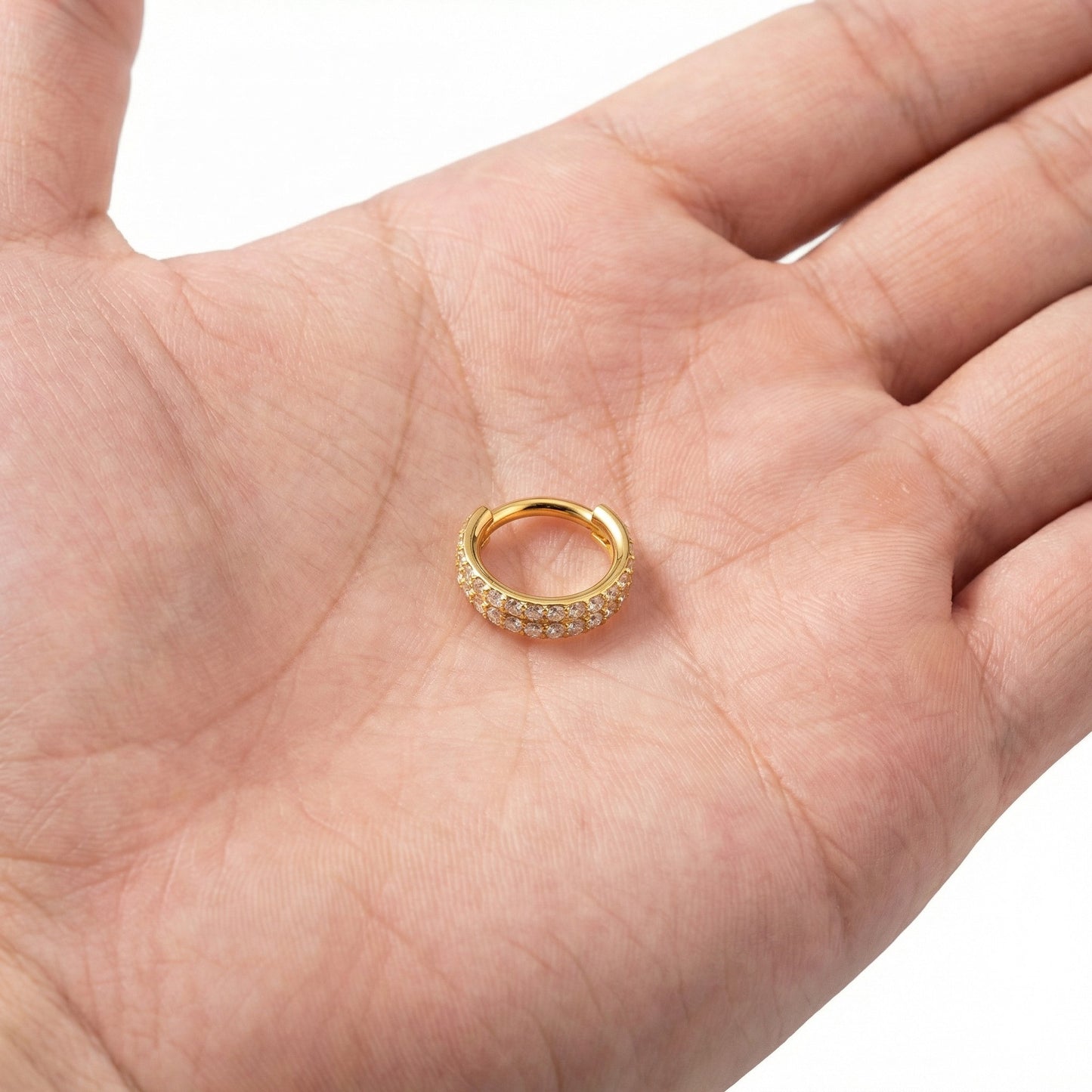 
                  
                    argola dupla fila de zircónias pvd gold
                  
                