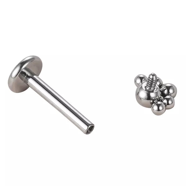Labret avec boule centrale et cinq perles de titane à filetage interne