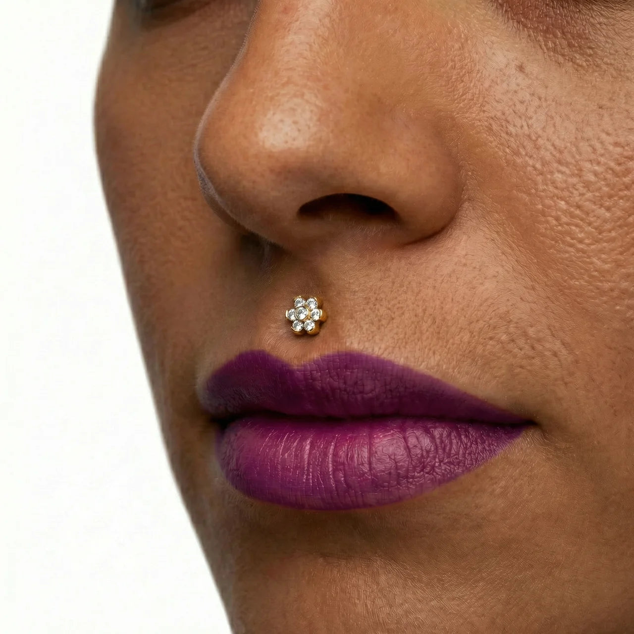 Labret Flor de Zircónias piercing medusa