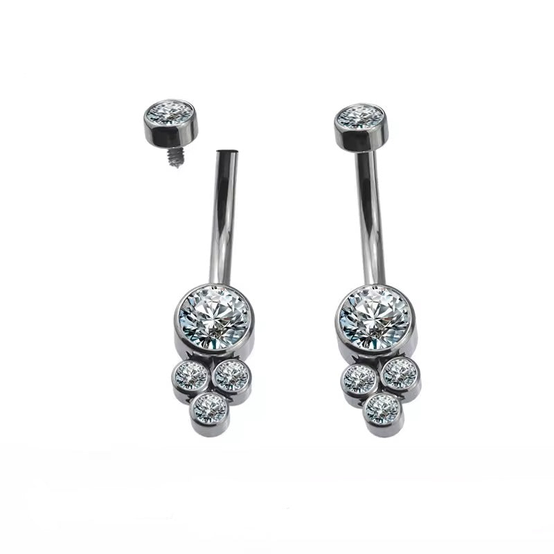 Piercing Navel com 4 zircónias estilo trinity em Titânio com rosca interna