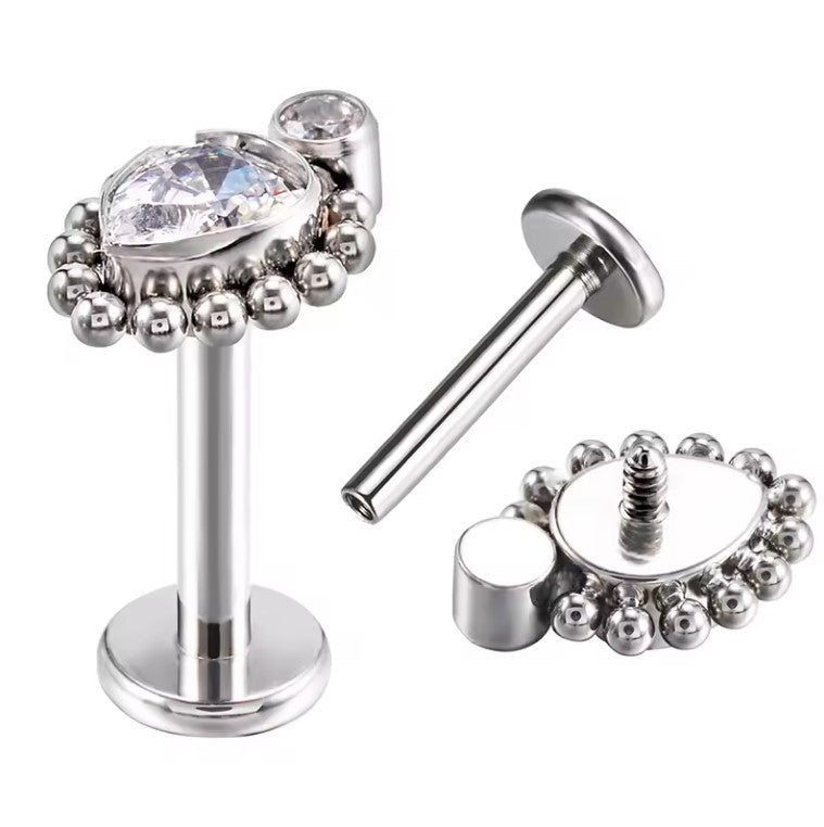 Labret em Titânio com Zircónia em Gota e Missangas