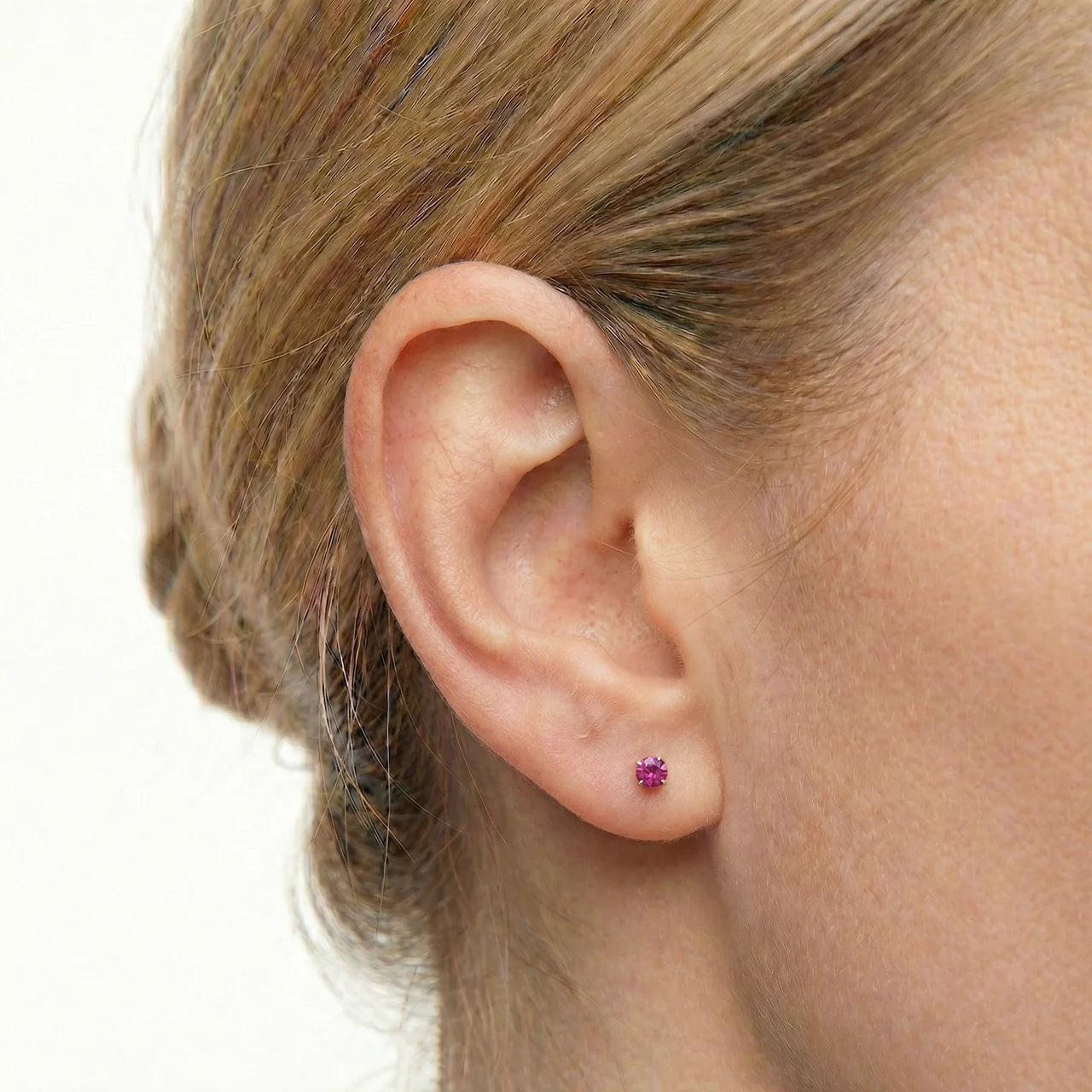 
                  
                    A felső cirkónium -szigorú belső szál titán astm
                  
                