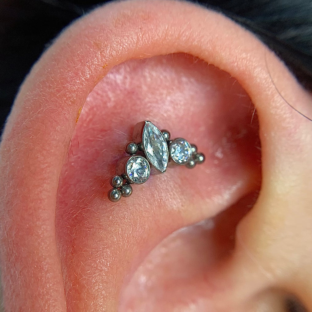 
                  
                    Labret Zircónias e 8 Missangas – Rosca Interna – Titânio ASTM
                  
                